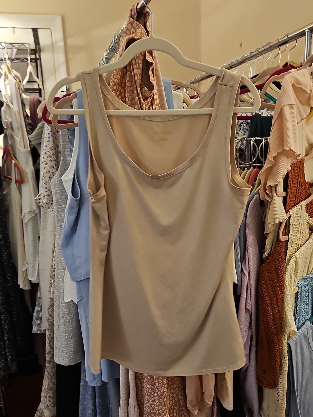 Roz & Ali Neutral Beige Scoop Neck Tank Top